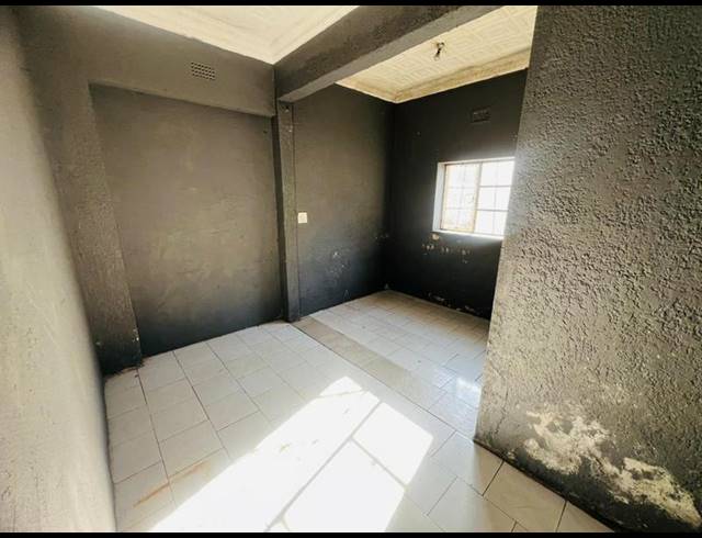 9 BEDROOM HOUSE FOR SALE IN ROSETTENVILLE